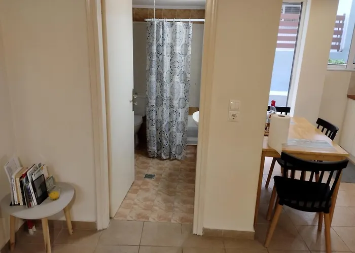 διατίθεται γκαρσονιέρα Апартаменты Каламата