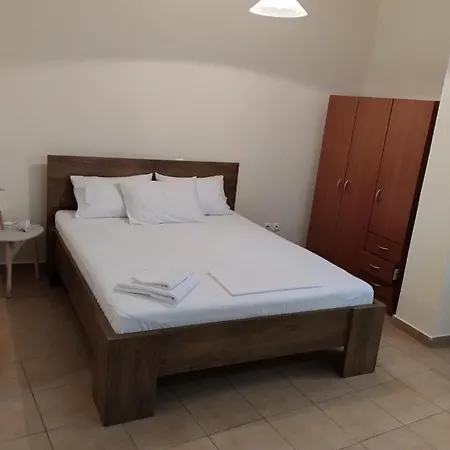 διατίθεται γκαρσονιέρα Apartment Kalamata