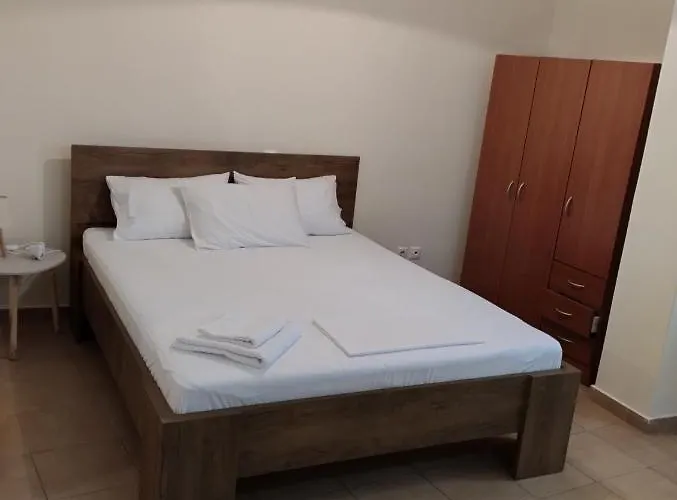 διατίθεται γκαρσονιέρα Apartman Kalamáta