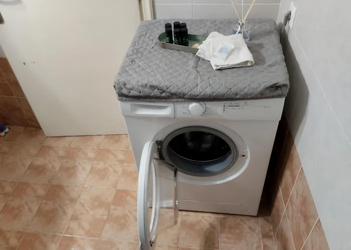 διατίθεται γκαρσονιέρα * Kalamáta